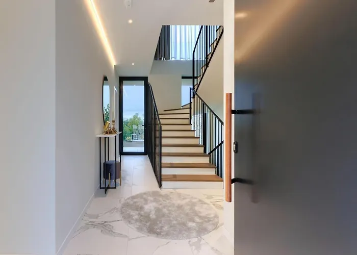 Semi-detached Crveni Vrh 1-2-3- By Interhome 萨武德里亚